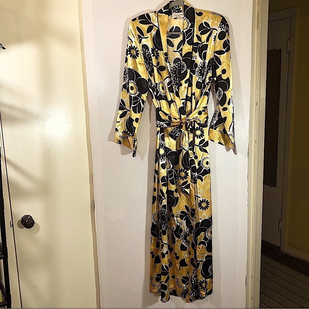 Vintage Carlton Hall Stunning Bold Yellow Black Floral Robe | Loungewear!